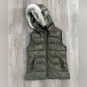 Army green Gap Down Puffer Vest - Medium